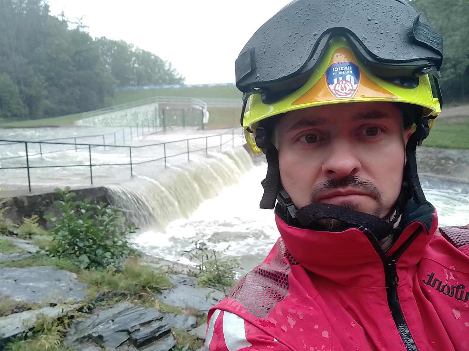 Tým Survival Club při outdoorovém tréninku